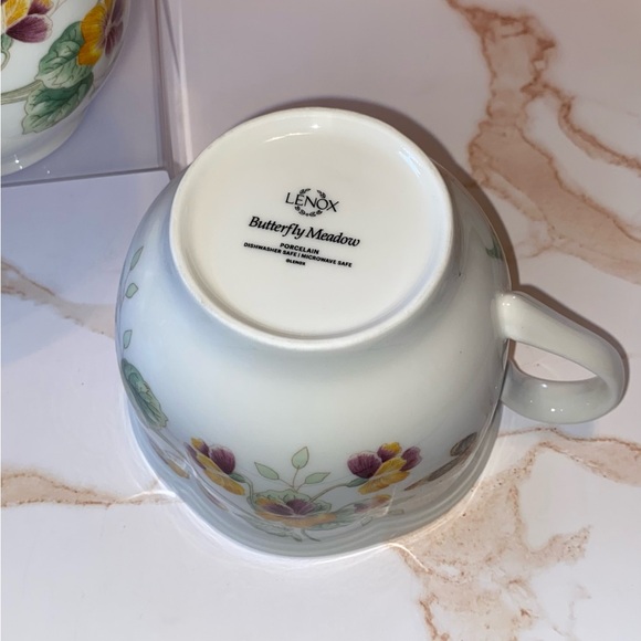 🐝 Lenox Butterfly Meadow Latte Set 🦋 - Picture 5 of 10